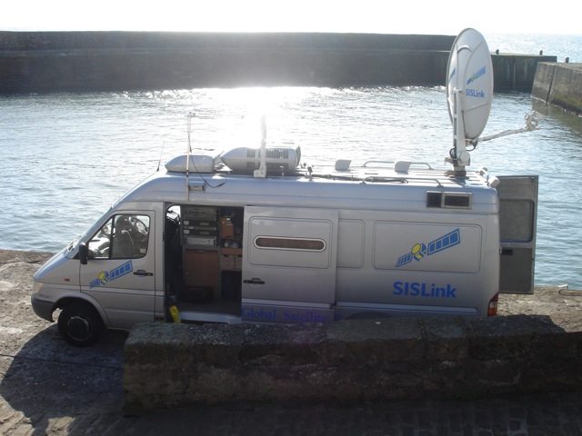 satellite_truck