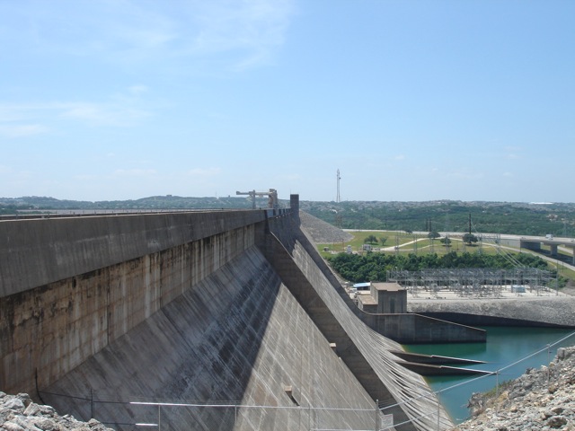 01laketravis