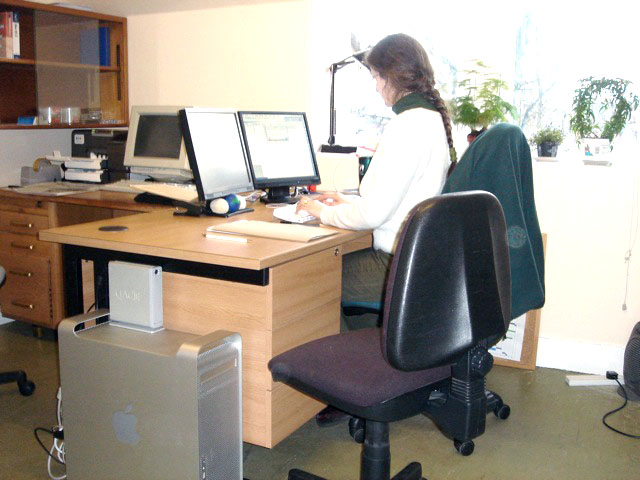 anne_desk