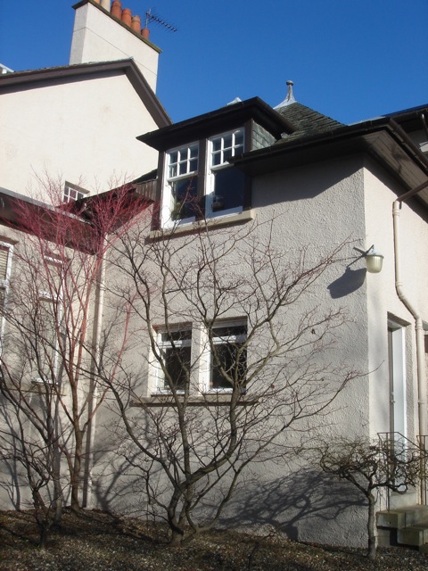outside_closer