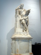 30statue2