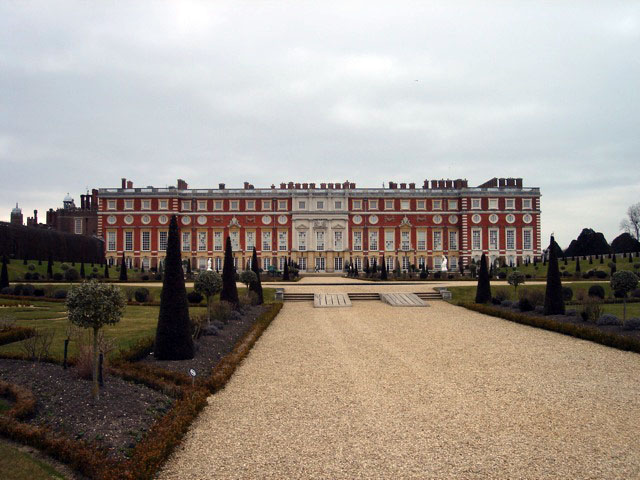 hampton_gardends_back