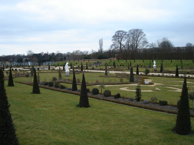 hampton_gardens_out