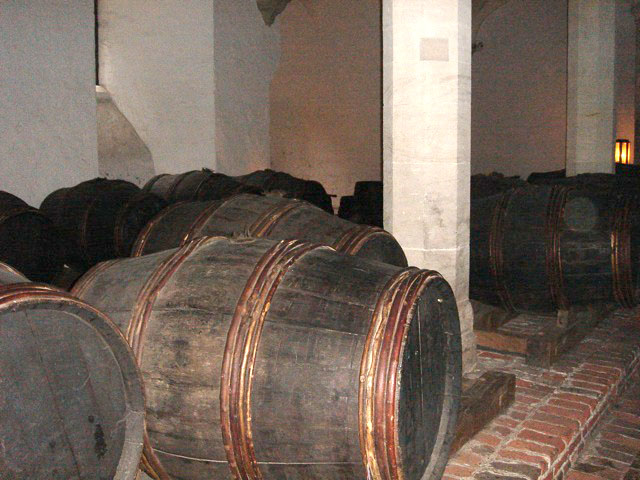 hampton_winecellar